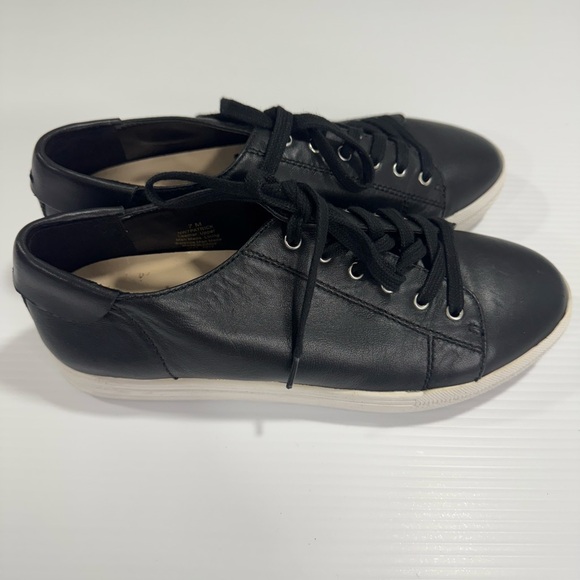 Nine West Shoes - Nine West 7M  Palmeroo Leather Soft Casual Sneaker Shoe  
Sz  7 M low top skate